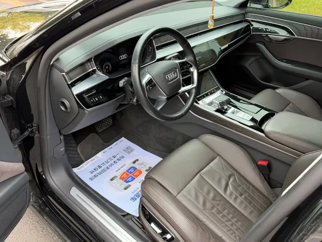 Audi A8 — Фото автомобиля 7