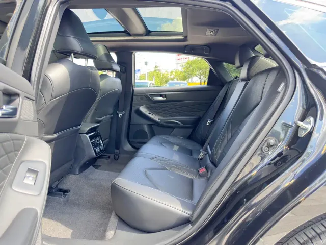 Toyota Avalon — Фото автомобиля 10