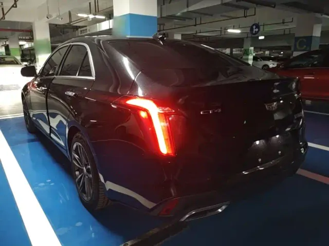 Cadillac CT4 — Фото автомобиля 4