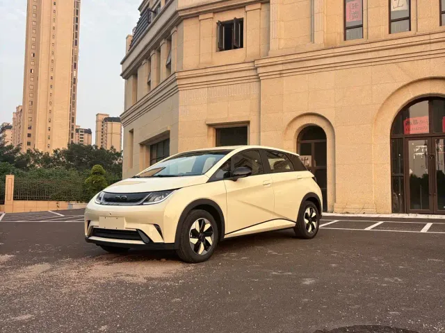 Фотография автомобиля — BYD Dolphin