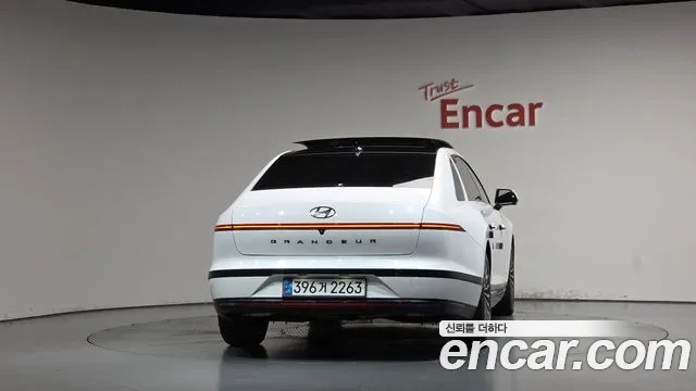Hyundai Grandeur GN7 — Фото автомобиля 4