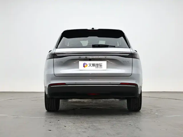 Geely Galaxy Starship 7 EM-i — Фото автомобиля 4