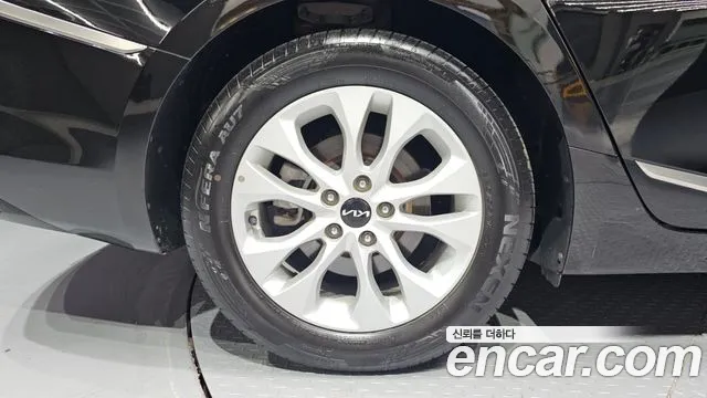 Kia K8 — Фото автомобиля 5