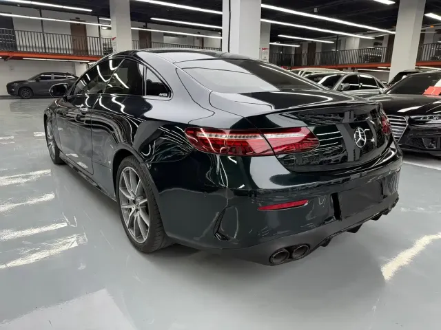 Mercedes-Benz E-Class — Фото автомобиля 21