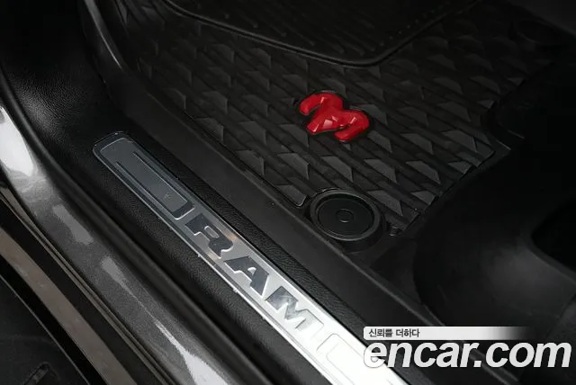 Dodge Ram Pick Up — Фото автомобиля 14