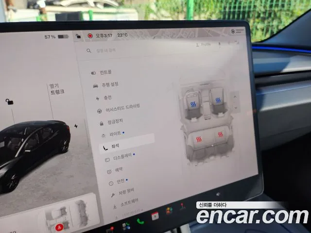 Tesla Model 3 — Фото автомобиля 15