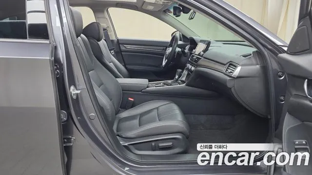 Honda Accord Accord 10 поколение 1.5 Turbo — Фото автомобиля 25