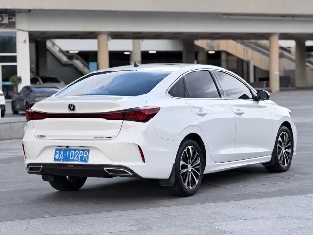 Changan Eado — Фото автомобиля 4