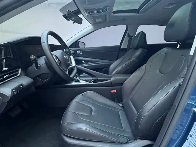 Hyundai Elantra — Фото автомобиля 15