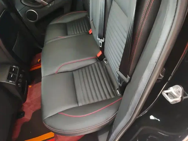 Land Rover Discovery Sport — Фото автомобиля 16