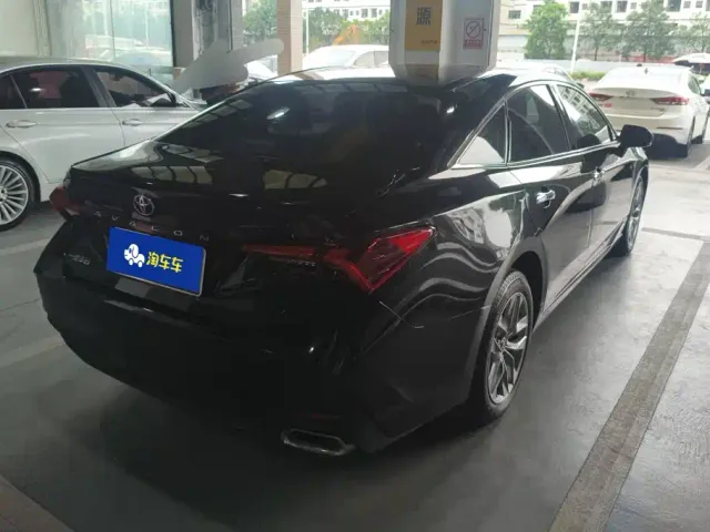 Toyota Avalon 2019 2.0L Luxury Edition (China VI) — Фото автомобиля 3