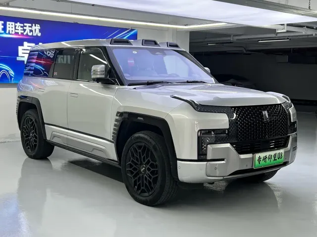 BYD U8 — Фото автомобиля 3