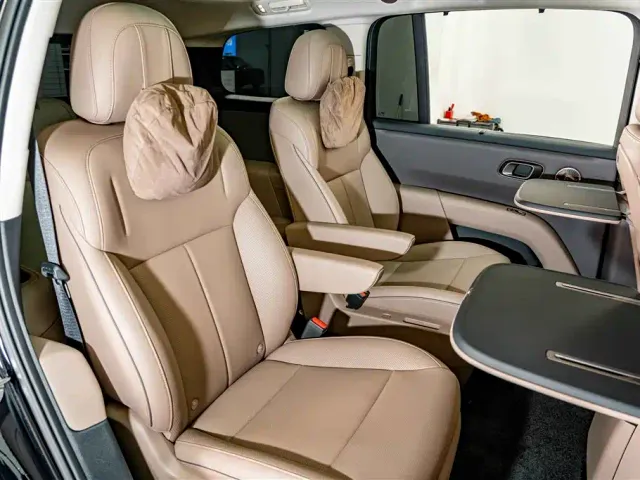 Li Auto i8 — Фото автомобиля 24