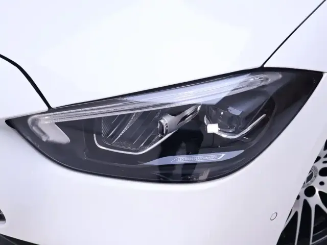 Mercedes-Benz C-Class — Фото автомобиля 4