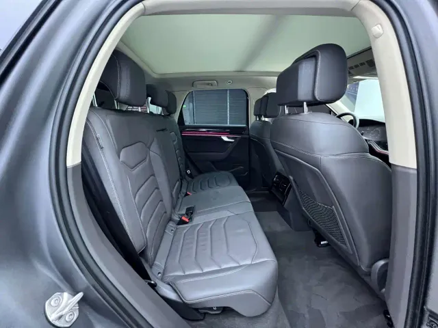 Volkswagen Touareg — Фото автомобиля 6