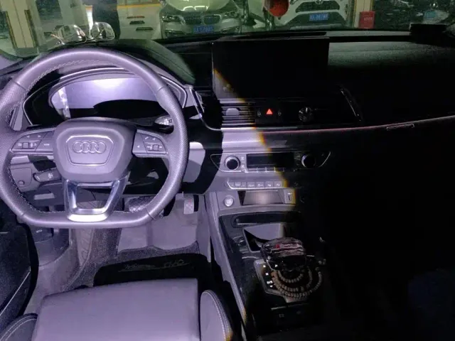 Audi Q5L — Фото автомобиля 12