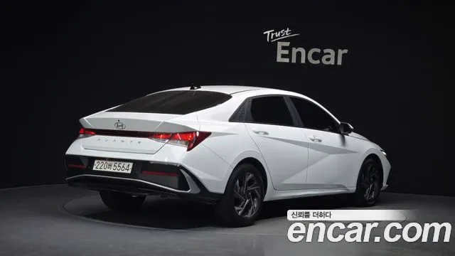 Hyundai AVANTE Новый Avante (CN7) — Фото автомобиля 2