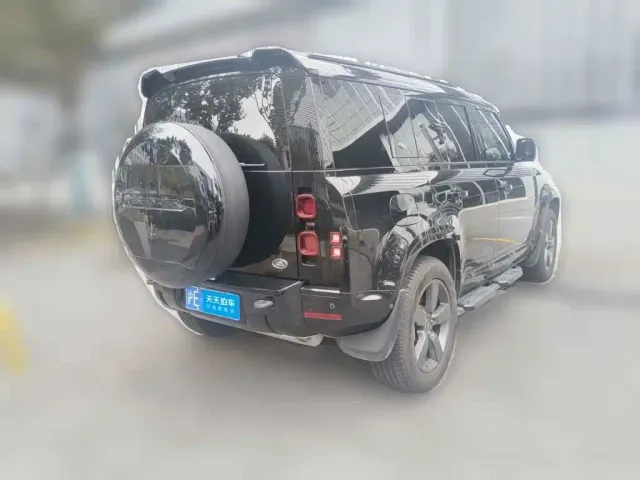 Land Rover Defender — Фото автомобиля 2