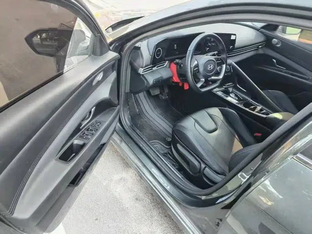 Hyundai Elantra — Фото автомобиля 4