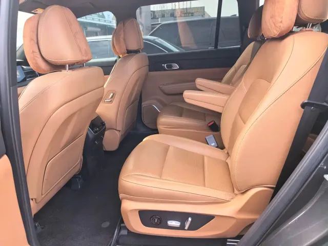 Li Auto ONE — Фото автомобиля 4