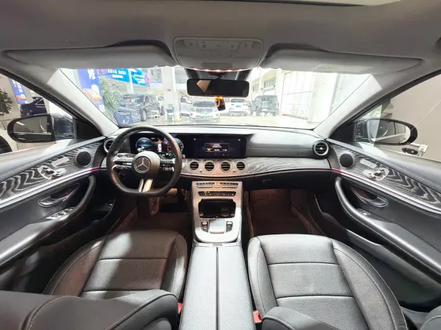 Mercedes-Benz E-Class — Фото автомобиля 6