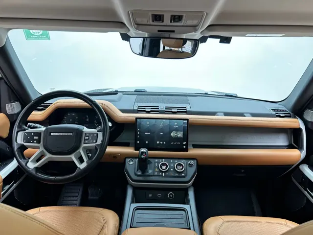 Land Rover Defender — Фото автомобиля 18