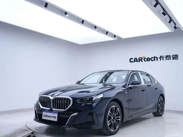BMW 5 Series — Фото автомобиля 7