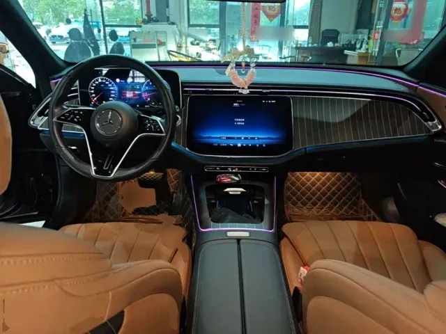 Mercedes-Benz E-Class — Фото автомобиля 9