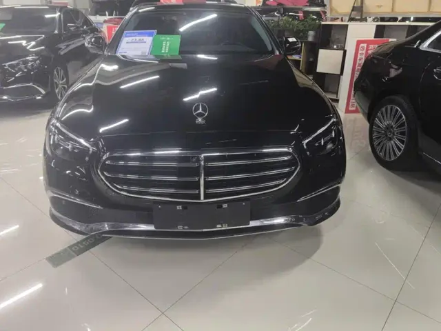Mercedes-Benz E-Class — Фото автомобиля 2