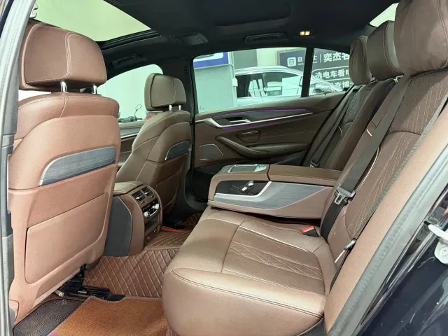 BMW BMW 5 Series 2022 Model Third Facelift 530Li Premium M Sport Package — Фото автомобиля 6