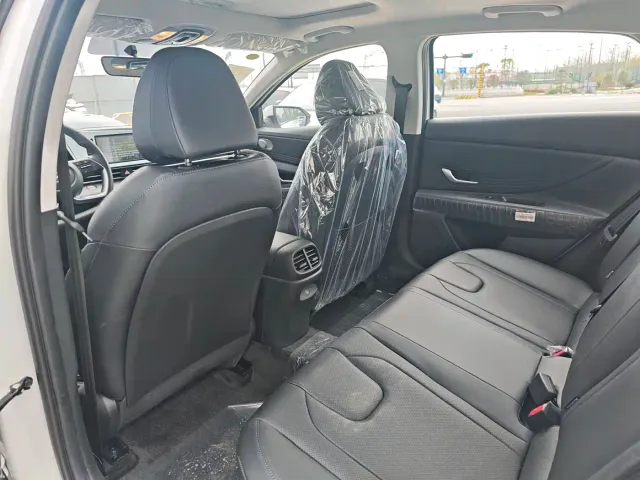 Hyundai Elantra — Фото автомобиля 8