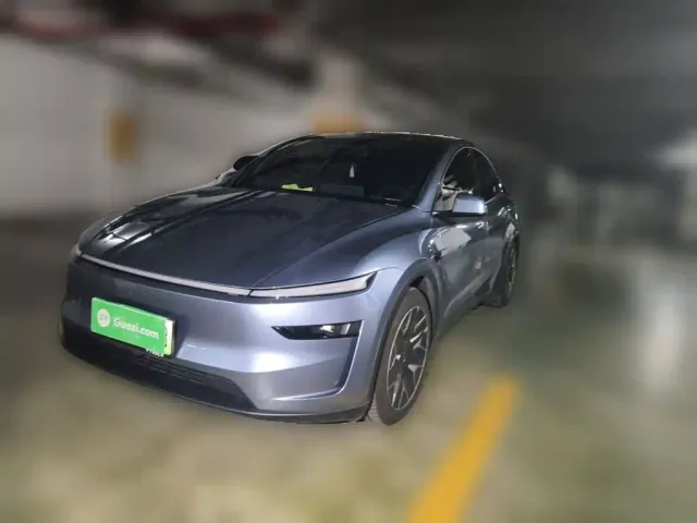 Фотография автомобиля — Tesla Model Y L