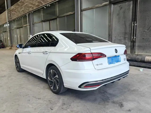 Volkswagen Bora — Фото автомобиля 4