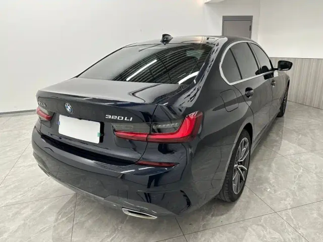 BMW 3 Series — Фото автомобиля 4
