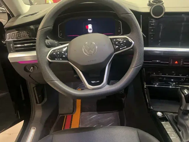 Volkswagen Passat — Фото автомобиля 2