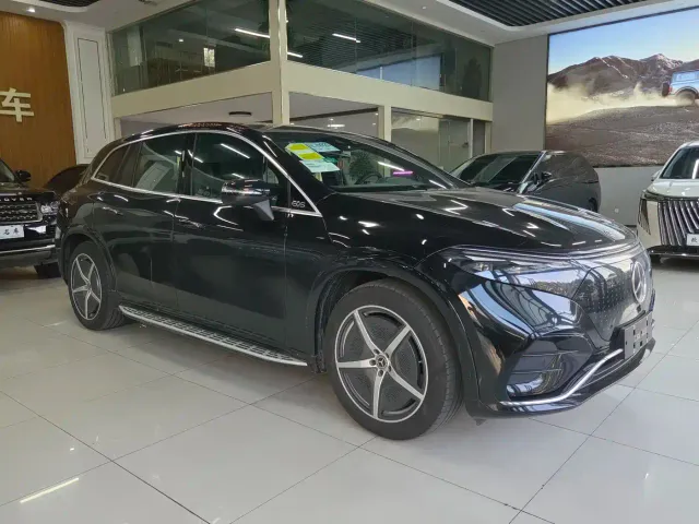 Mercedes-Benz EQS SUV — Фото автомобиля 3