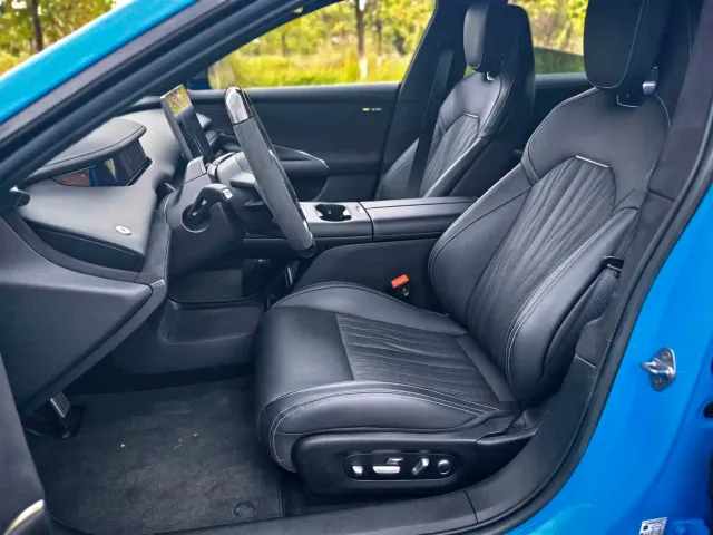 Xiaomi SU7 — Фото автомобиля 13