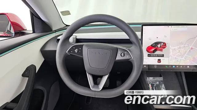 Tesla Model 3 — Фото автомобиля 12
