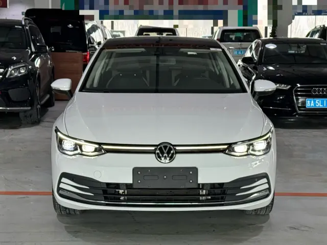 Volkswagen Golf — Фото автомобиля 2