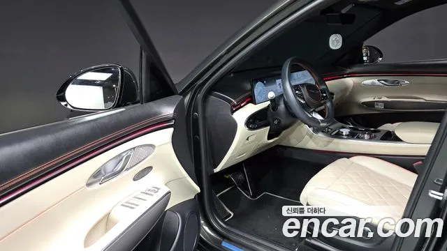 Genesis GV70 — Фото автомобиля 15