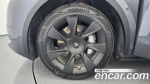 Фотография автомобиля — Tesla Model Y