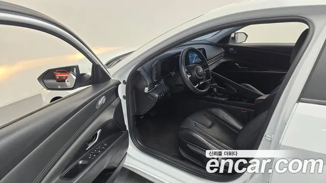 Hyundai Avante CN7 — Фото автомобиля 15