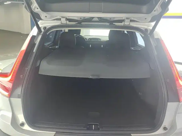 Volvo XC40 — Фото автомобиля 4
