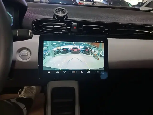 Leapmotor T03 — Фото автомобиля 12