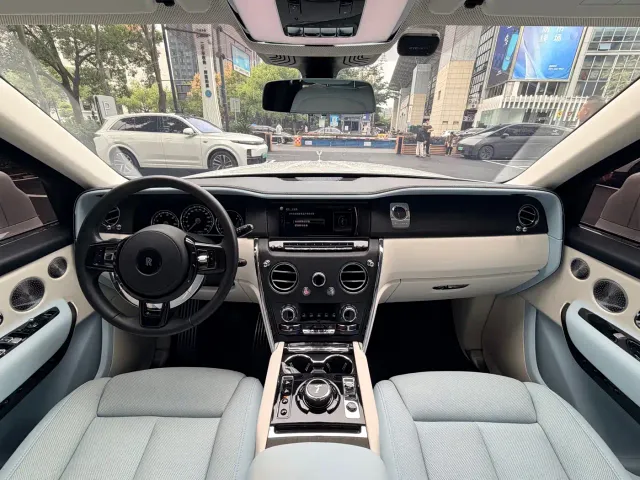 Rolls-Royce Cullinan — Фото автомобиля 5