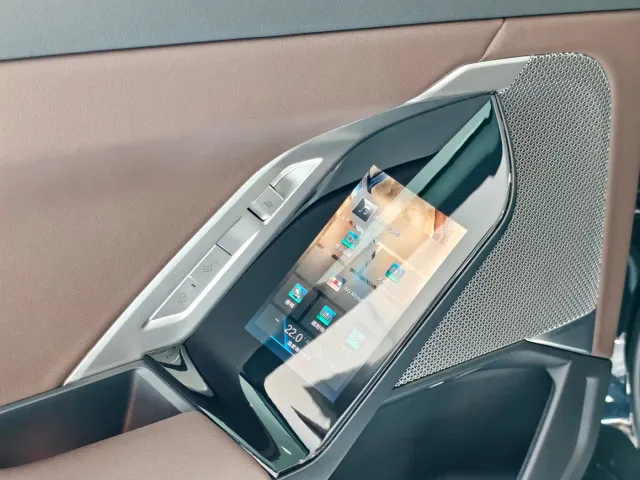 BMW i7 — Фото автомобиля 18