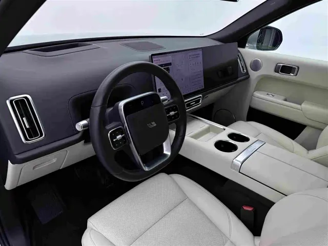 Li Auto L8 — Фото автомобиля 15