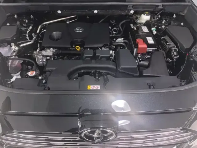 Toyota RAV4 — Фото автомобиля 10