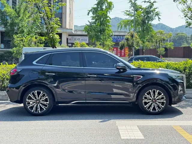 Hongqi HS5 — Фото автомобиля 28