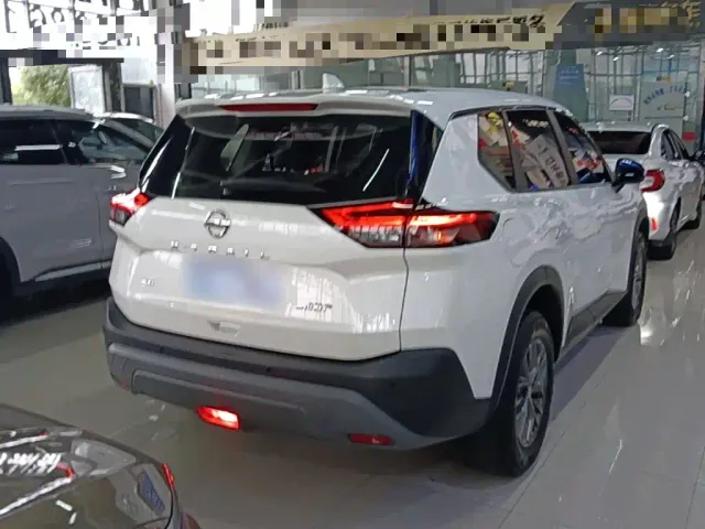Nissan X-Trail — Фото автомобиля 6